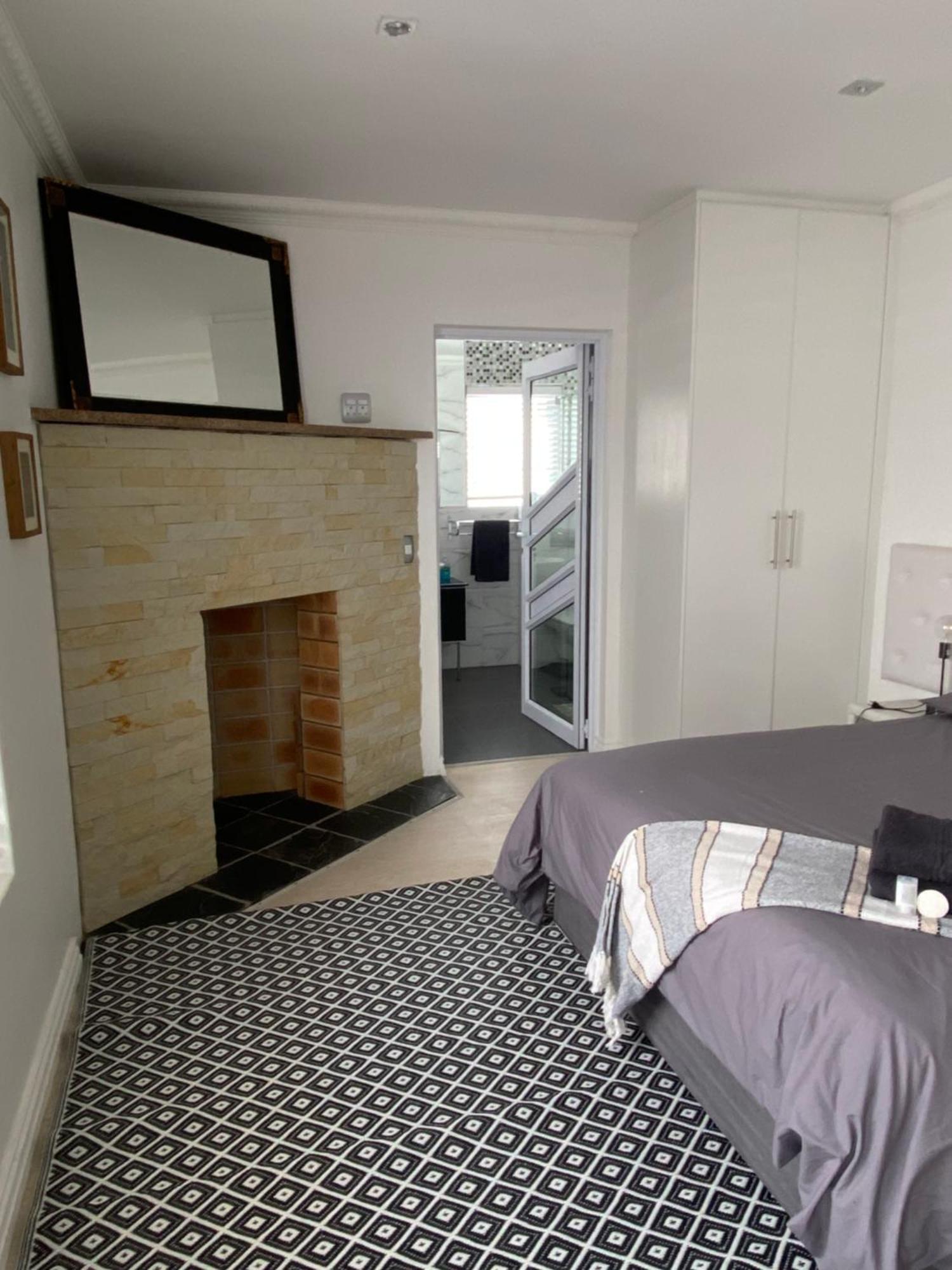 Bed And Breakfast Villa Livadia Cape Town Exterior photo
