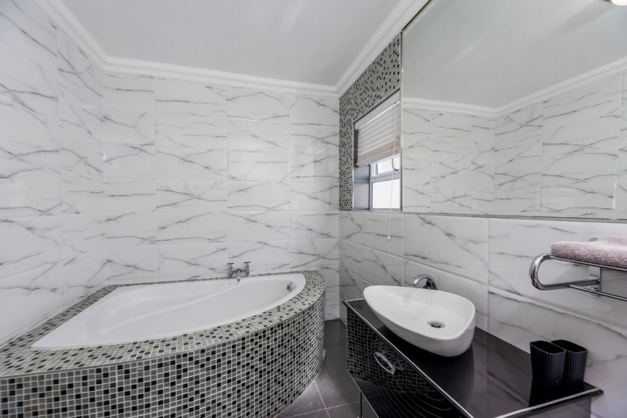 Bed And Breakfast Villa Livadia Cape Town Exterior photo